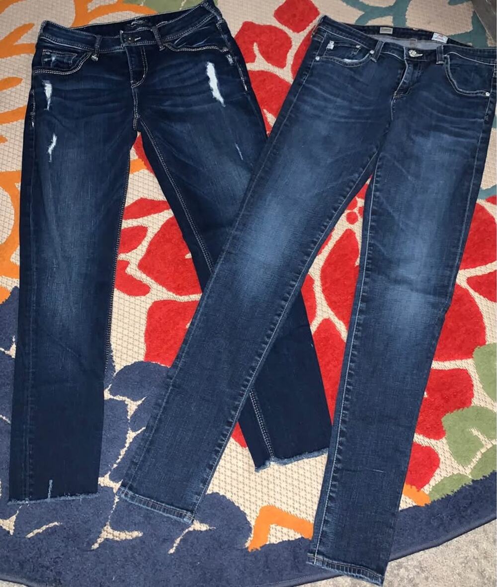 2pairs of Women’s jeans (Silver & AG-size 28/29)